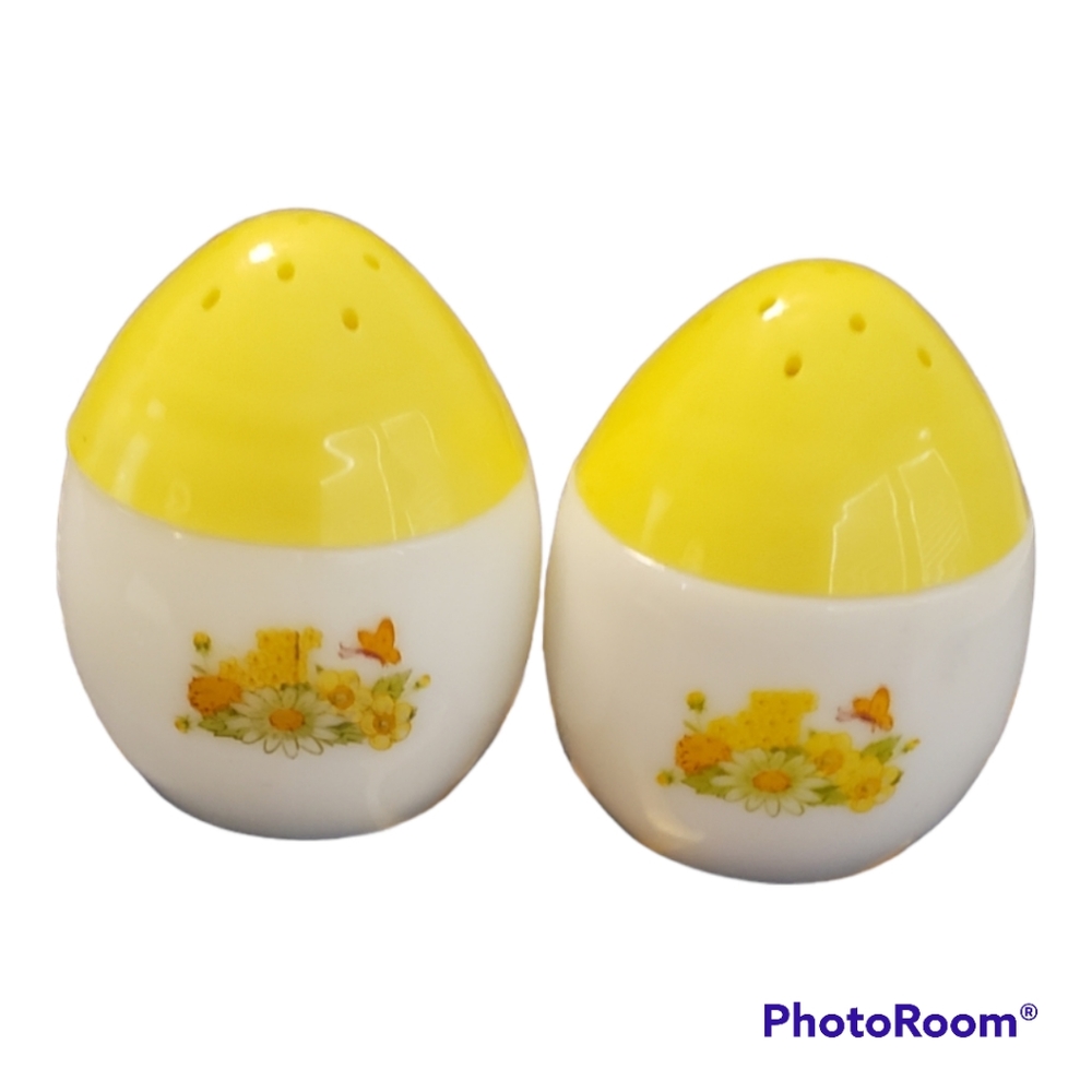 Avon Salt and Pepper Eggs